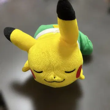 피카츄 봉제 인형 자는 포즈