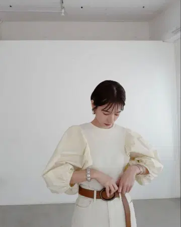 CLANE ARCHI LINE PUFF TOPS 클라네 블라우스 셔츠