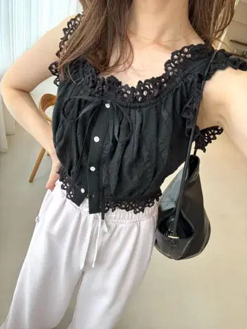즉각 매진 SNIDEL 택 포함 새상품 크롭 코튼 프릴 블라우스