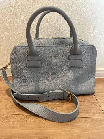 FURLA 라이트 블루 가죽 핸드백
