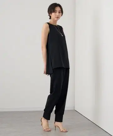 ANAYI 23SS 더블 스트레치 슬리브리스 블라우스 블랙 사이즈 38