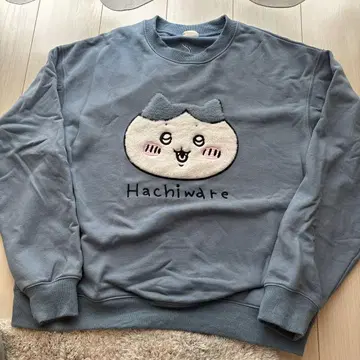 아즈노아즈 콜라보 하치와레 맨투맨