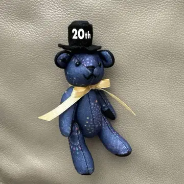 콘래드 베어 20주년
