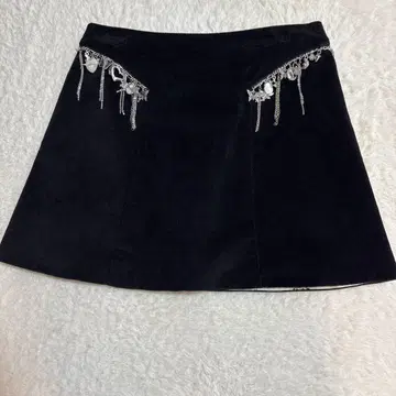 블랙 타이트 스커트 체인 장식