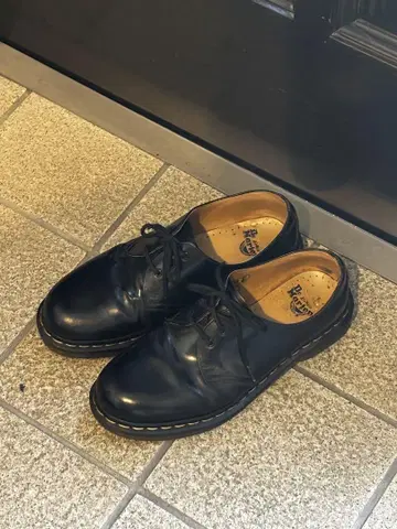 Dr. Martens 3홀 블랙 UK8