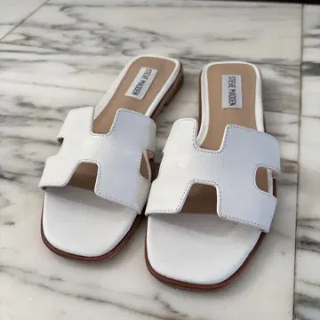 화이트 슬라이드 샌들 Steve madden 6.5