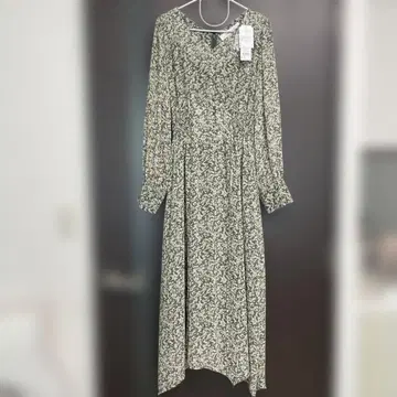 핀턱 디자인 플라워 원피스