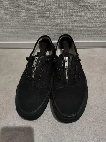 VANS 블랙 지퍼 스니커즈