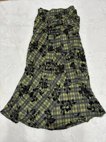 Ameri FLOCKY FLOWER TWIST SKIRT 그린