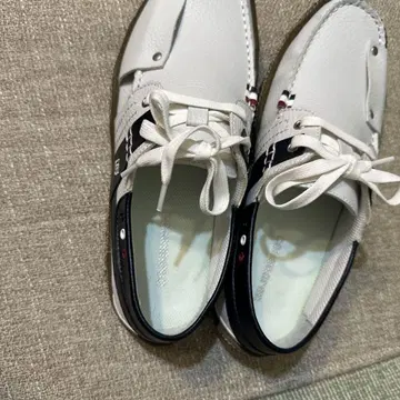 conqueror sneaker 화이트 가죽
