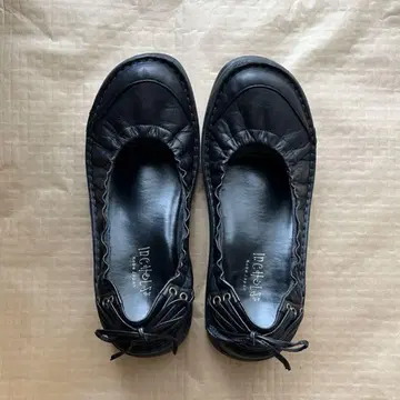 인코르쥬 백리본 발레 슈즈