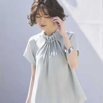 루일 에 부티크 웨이브 턱 펄 디자인 블라우스