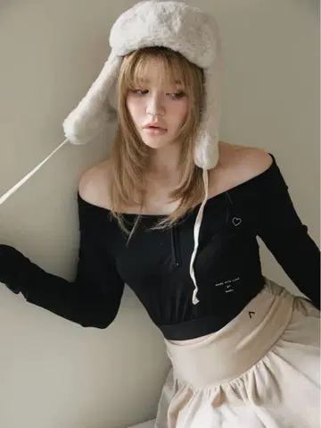 Andmary Emily offshoulder tops