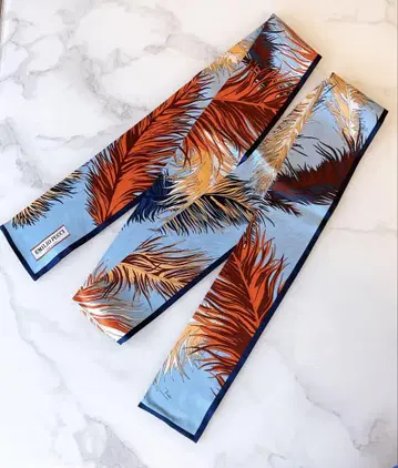 새상품급 EMILIO PUCCI 스카프 실크 깃털 무늬