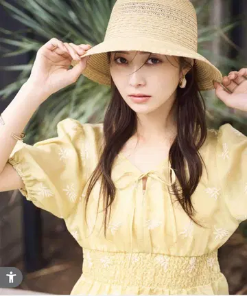 꽃무늬 자수 블라우스 [S]