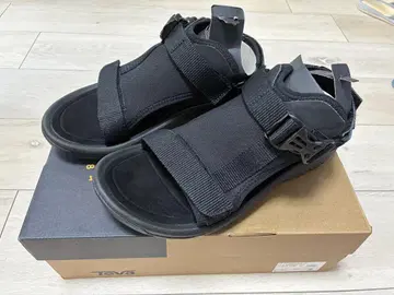 새상품급 (시착만 한 상품) TeVa 샌들 허리케인 볼트 27cm