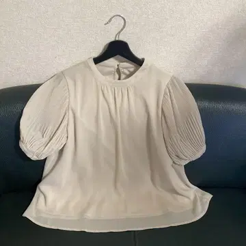 내추럴 뷰티 아이보리 퍼프 슬리브 셔츠 S