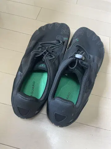 사이즈를 잘못 구매한 러닝화 28cm