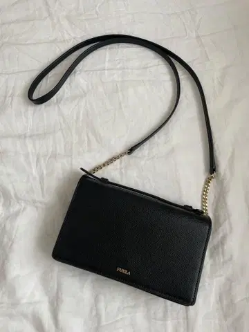 FURLA 블랙 가죽 숄더백