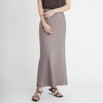 FRAY I.D 모카 새틴 스커트 S 사이즈