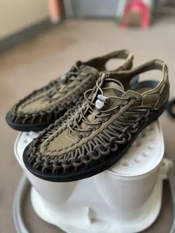 KEEN 27.5cm 킨 유니크