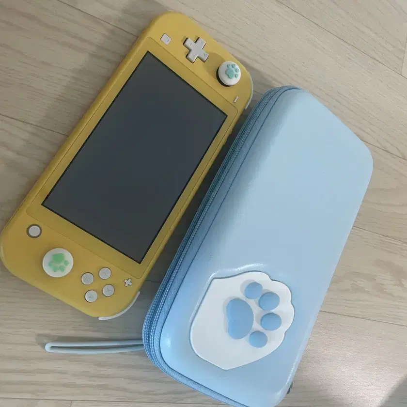 NINTENDO | 닌텐도 Nintendo Switch Lite + Animal Crossing