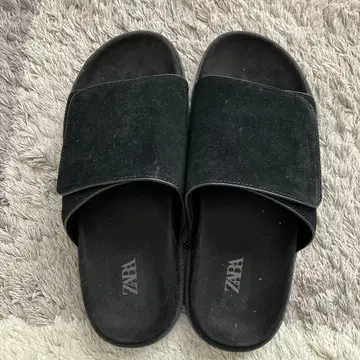 ZARA 블랙 가죽 샌들 사이즈 41