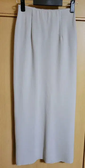LUCA 롱 타이트 스커트