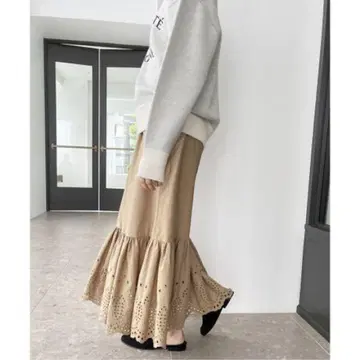스픽 앤 스팬 코튼 자수 레이스 스커트 베이지