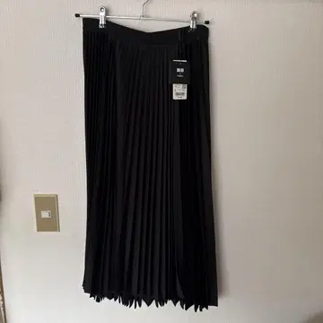 Theory UNIQLO 콜라보 플리츠 랩스커트