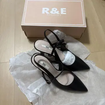 R&E 에나멜 슬림 레그 오픈토 펌프스 (블랙 에나멜-23.5)