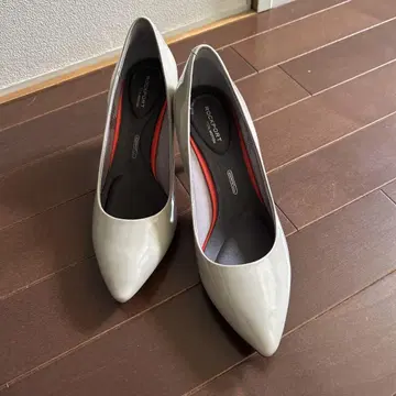 ROCKPORT 그레이 에나멜 하이힐