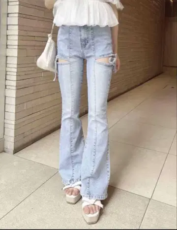 사이드 리본 컷 아웃 플레어 데님 팬츠 라이트 블루 M