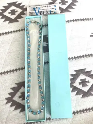 파란색 크리스탈 비즈 목걸이