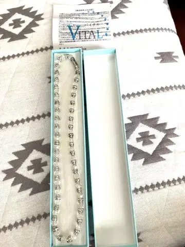 VITAL 크리스탈 비즈 목걸이