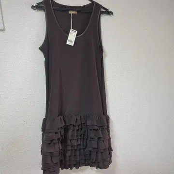 다크 브라운 슬리브리스 원피스 프릴