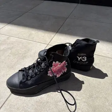 Y-3 블랙 하이컷 스니커즈 9