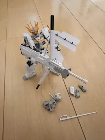 HG 1/144 화이트 라이더 건담 프라모델