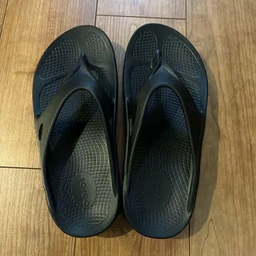 Oofos 블랙 리커버리 샌들 28cm
