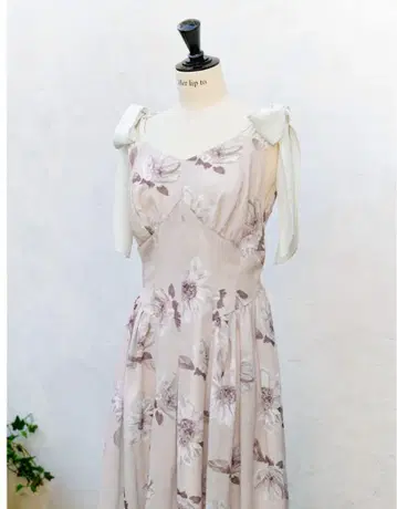 Herlipto Sunflower-Printed Midi Dress