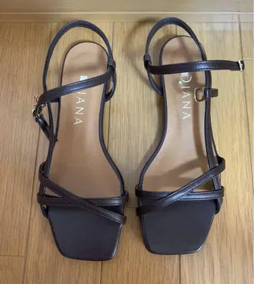 DIANA 브라운 스트랩 샌들 22.5cm