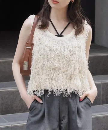 아이보리 프린지 V넥 베스트
