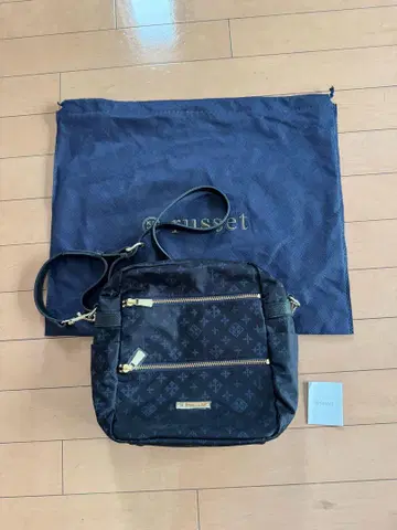 새상품 russet 블랙 숄더백