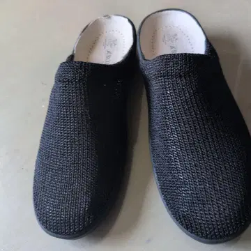 Arcopedico 블랙 사보 샌들