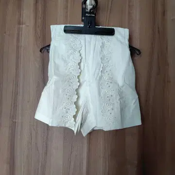 lily brown 숏 팬츠