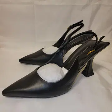 블랙 스틸레토 하이힐