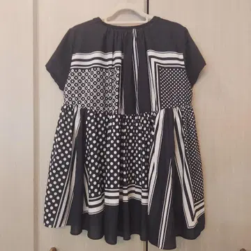 SACAI 티셔츠 컷소 스테디셀러 백 플레어 린넨 혼방