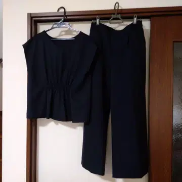짙은 네이비 여름 셋업 프렌치 슬리브 + 와이드 팬츠