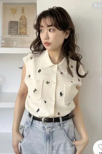 [미사용] FRAY I.D 후르츠 자수 폴로 칼라 슬리브리스 니트 지레