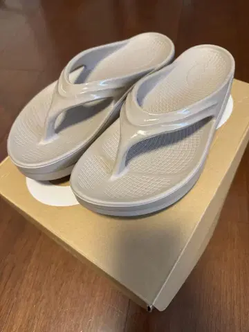 OOFOS Nomad 플립플랍 6